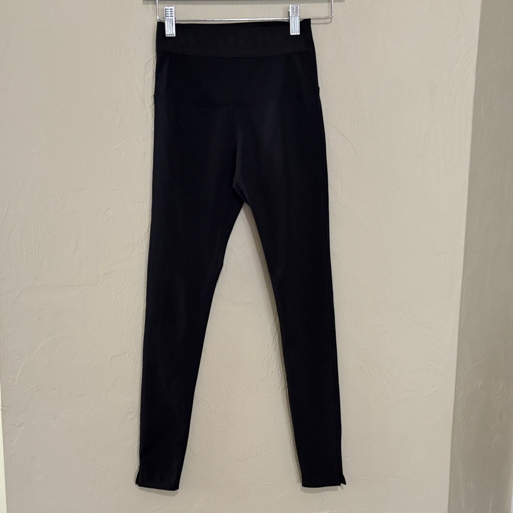 Splits 59 Black Leggings.